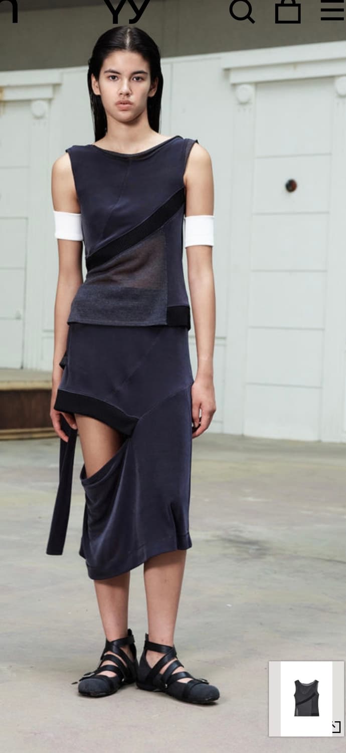오픈와이와이 PANEL CUTOUT SKIRT, CHARCOAL 상품이미지1