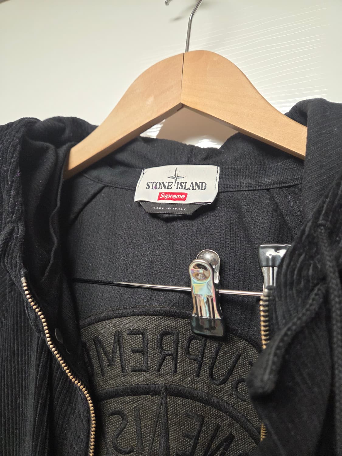 슈프림 x 스톤 아일랜드 코듀로이 자켓 블랙 - 20FW 상품이미지4