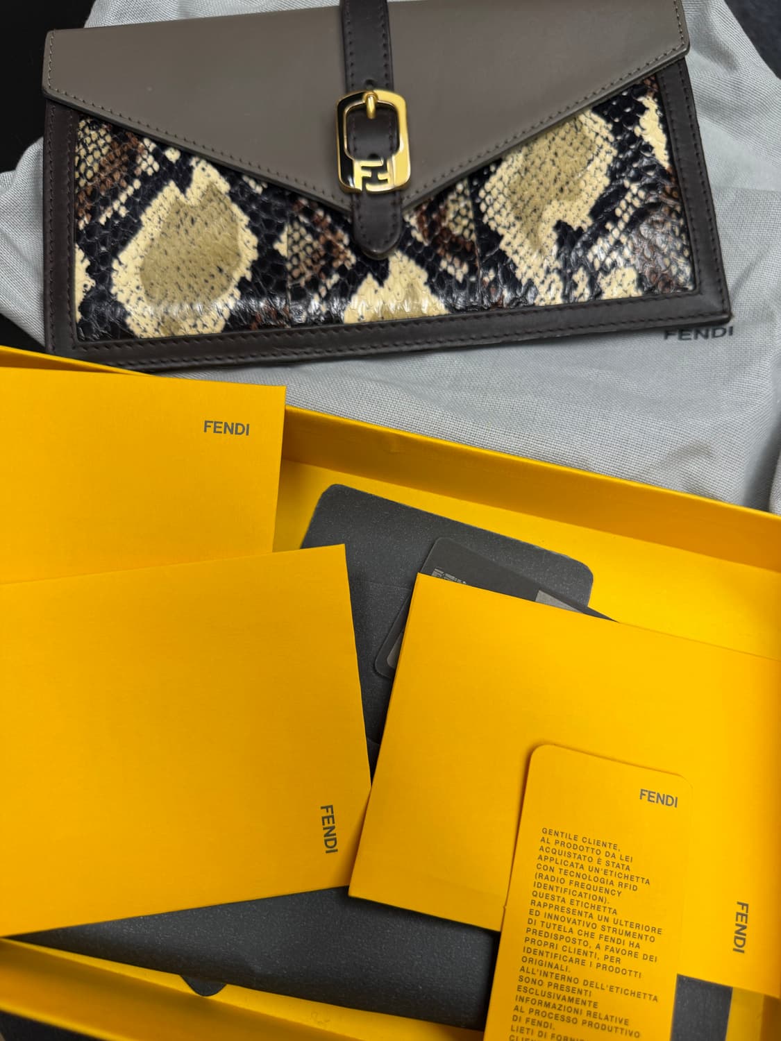 펜디 파이톤 지갑  상품이미지3