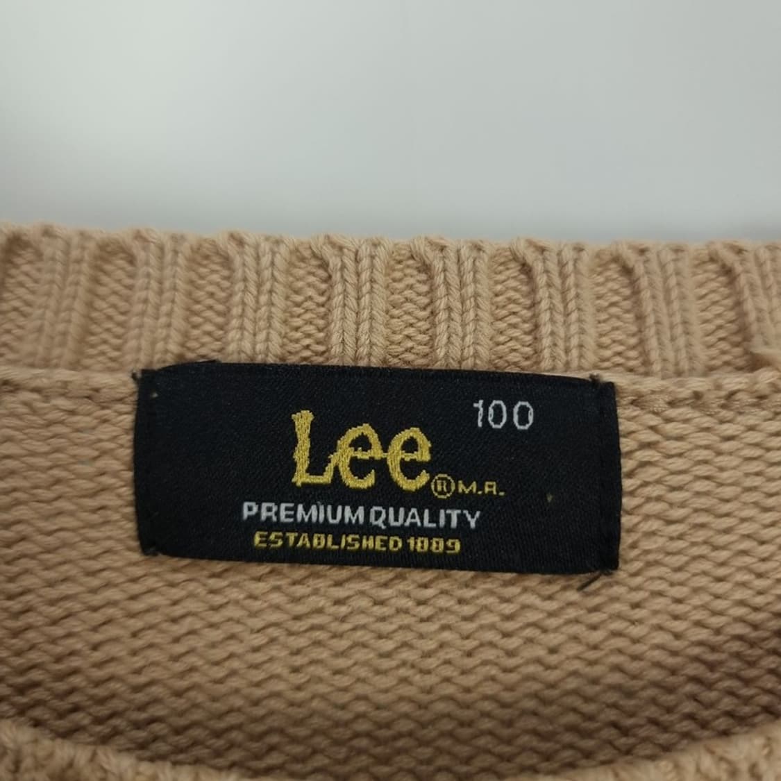 [리] 로고 자수 크루넥 니트 베이지 M18636 상품이미지8