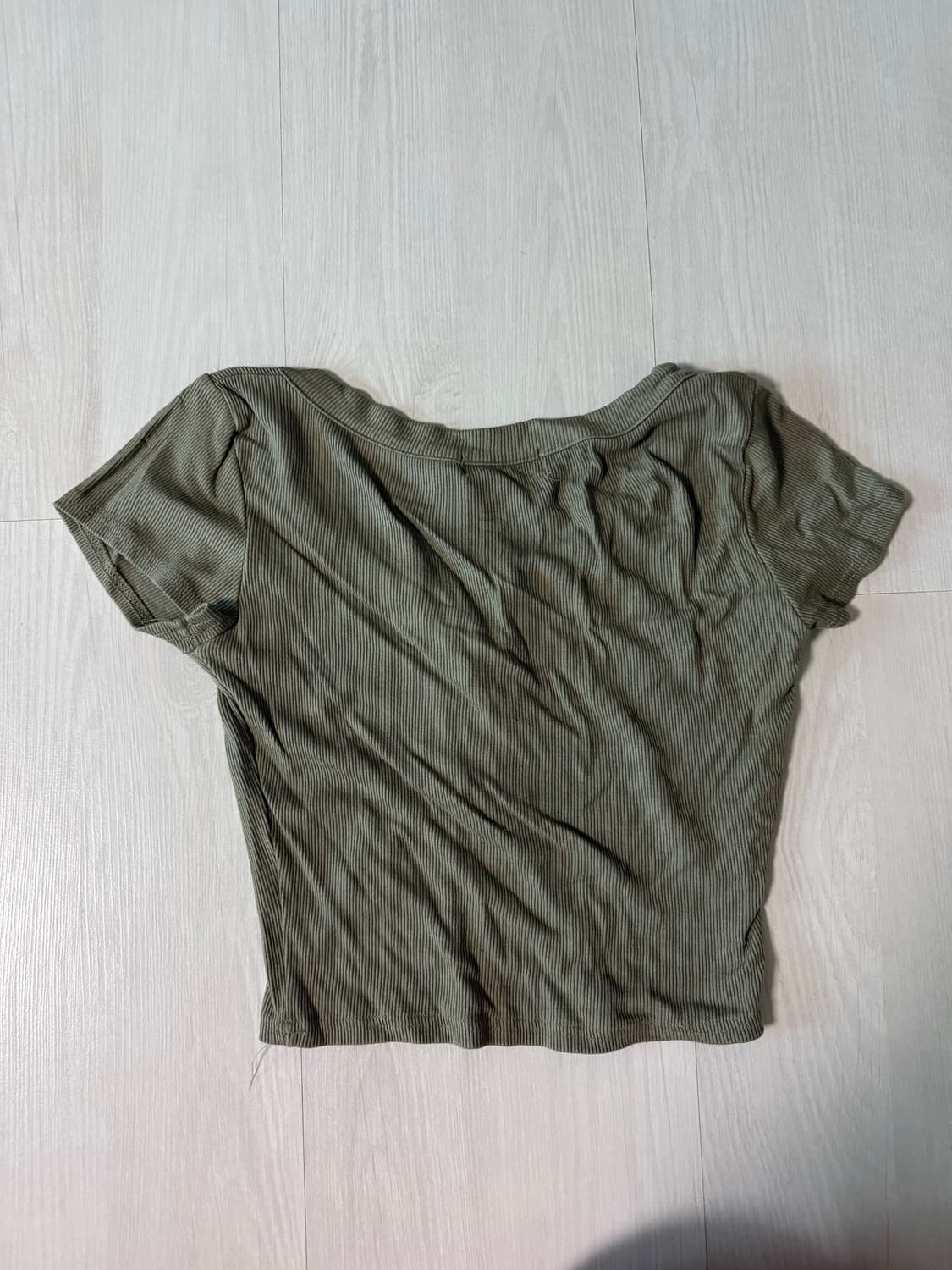 보세 카키 크롭티 상품이미지2