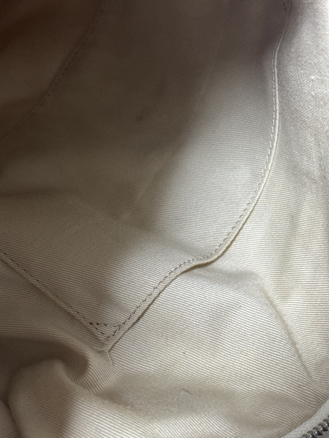 아더템포 몰토백 화이트 상품이미지3