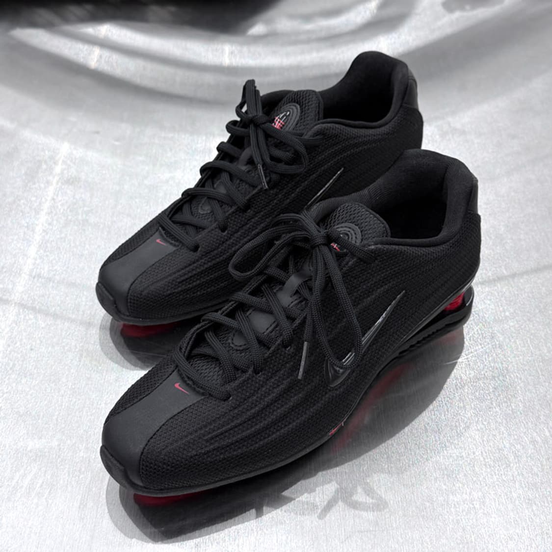 나이키 샥스 Z 블랙 유니버시티 레드 상품이미지1