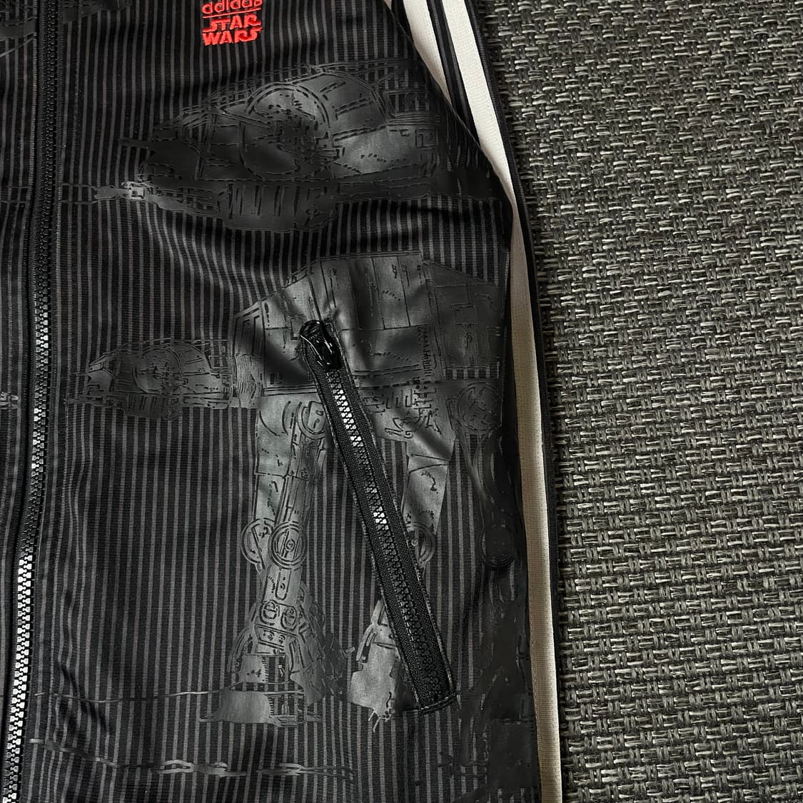 아디다스 스타워즈 블랙 스트라이프 트랙탑 져지 상품이미지5