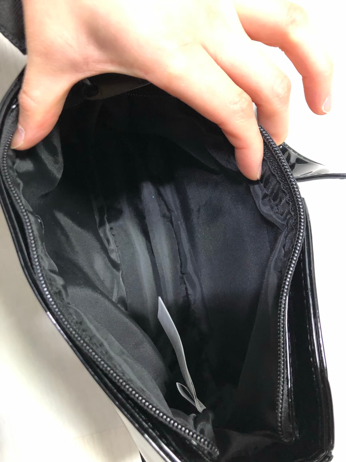 아디다스 오리지널 에나멜 글로시 미니 숄더 토트백 _ 블랙 상품이미지8