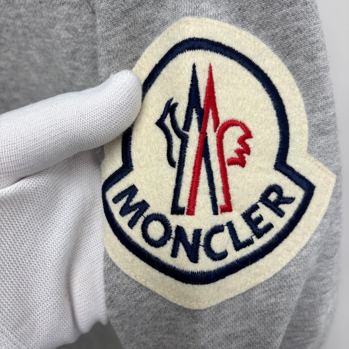 [XXL]몽클레어 빅로고 맨투맨 상품이미지2