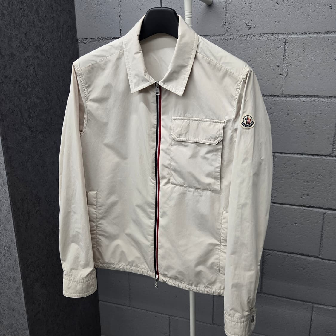 몽클레어 EPTE 삼선 바람막이 2 상품이미지1