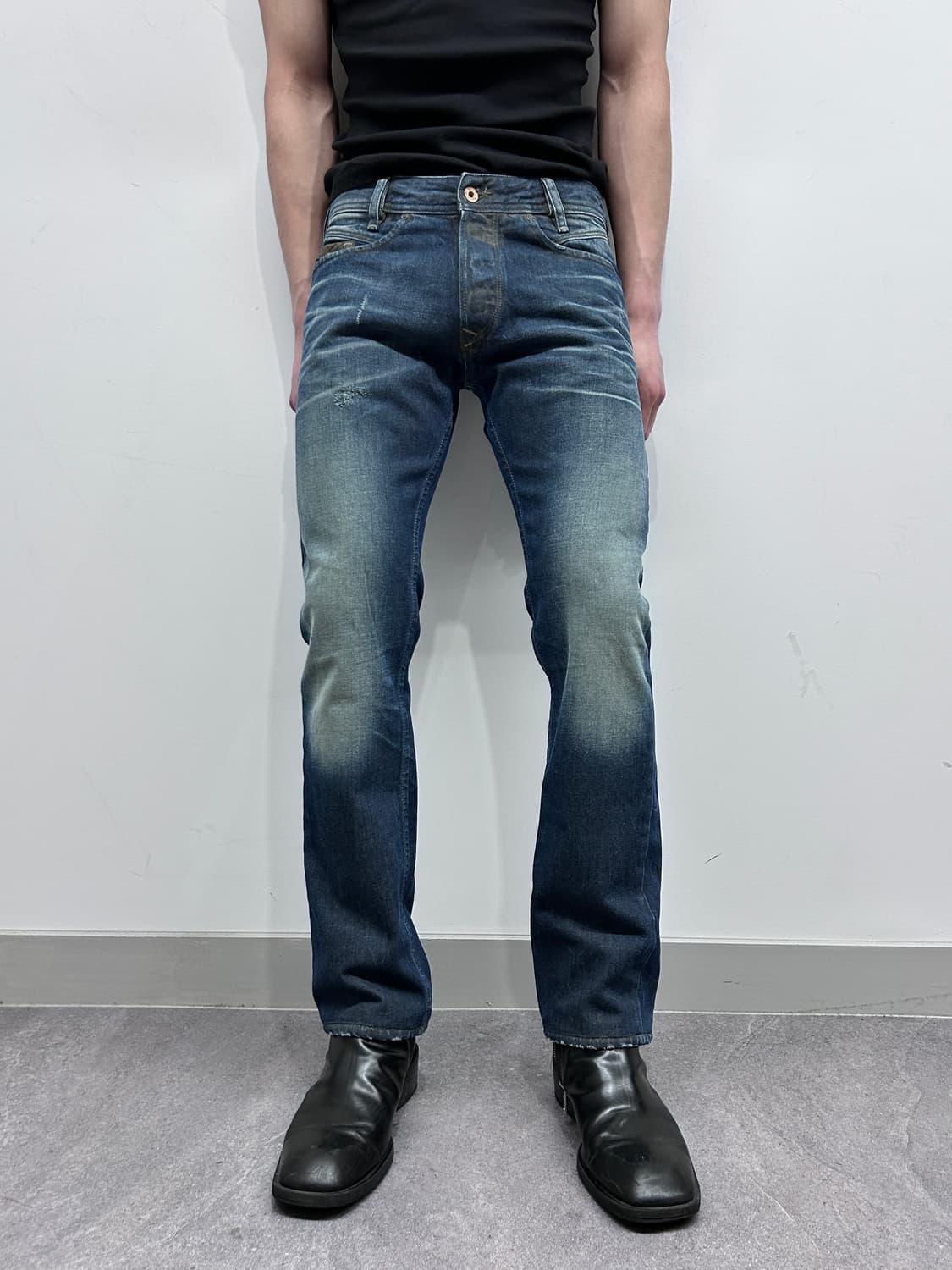 디젤 더스트 워싱 데님 팬츠 상품이미지3