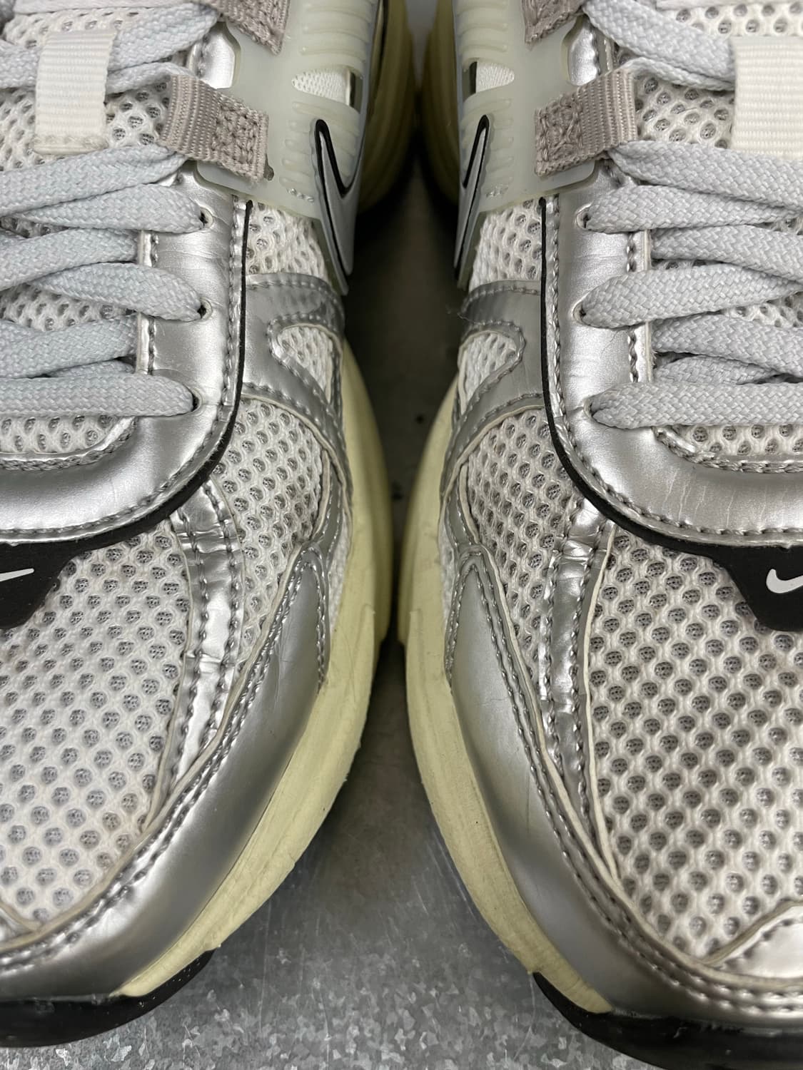 나이키 V2K 런 서밋 화이트 메탈릭 실버 240 상품이미지7