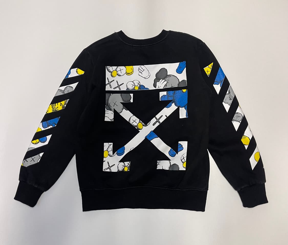 오프화이트 X 카우스 콜라보 맨투맨 M 상품이미지1