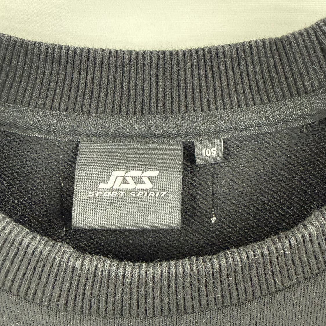 (105) 질스튜어트 스포츠 맨투맨 블랙 상품이미지3