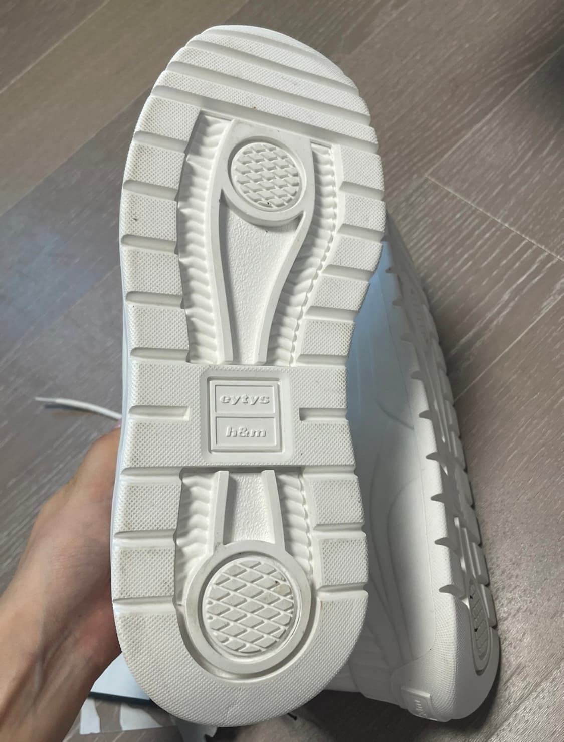 eytys h&m 콜라보 스니커즈 상품이미지4