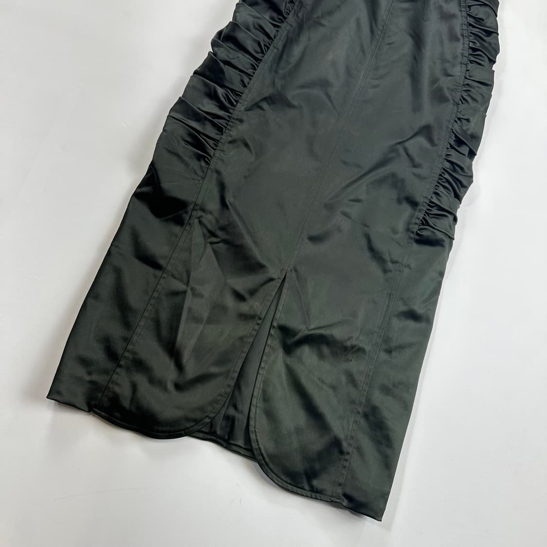 돌체앤가바나 블랙 새틴 셔링 미디 원피스 상품이미지4