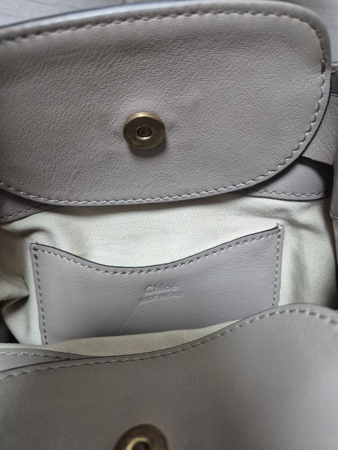 (정품) 끌로에 오웬 스몰  송아지 가죽 버킷백 그레이 상품이미지10