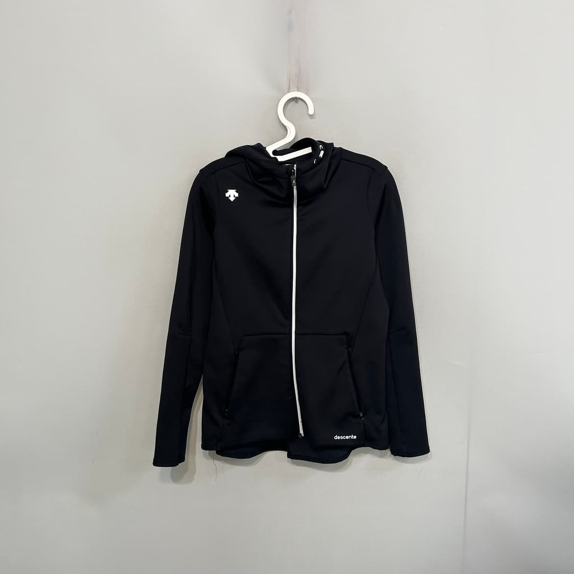 데상트 여성 트레이닝 집업 90 상품이미지1