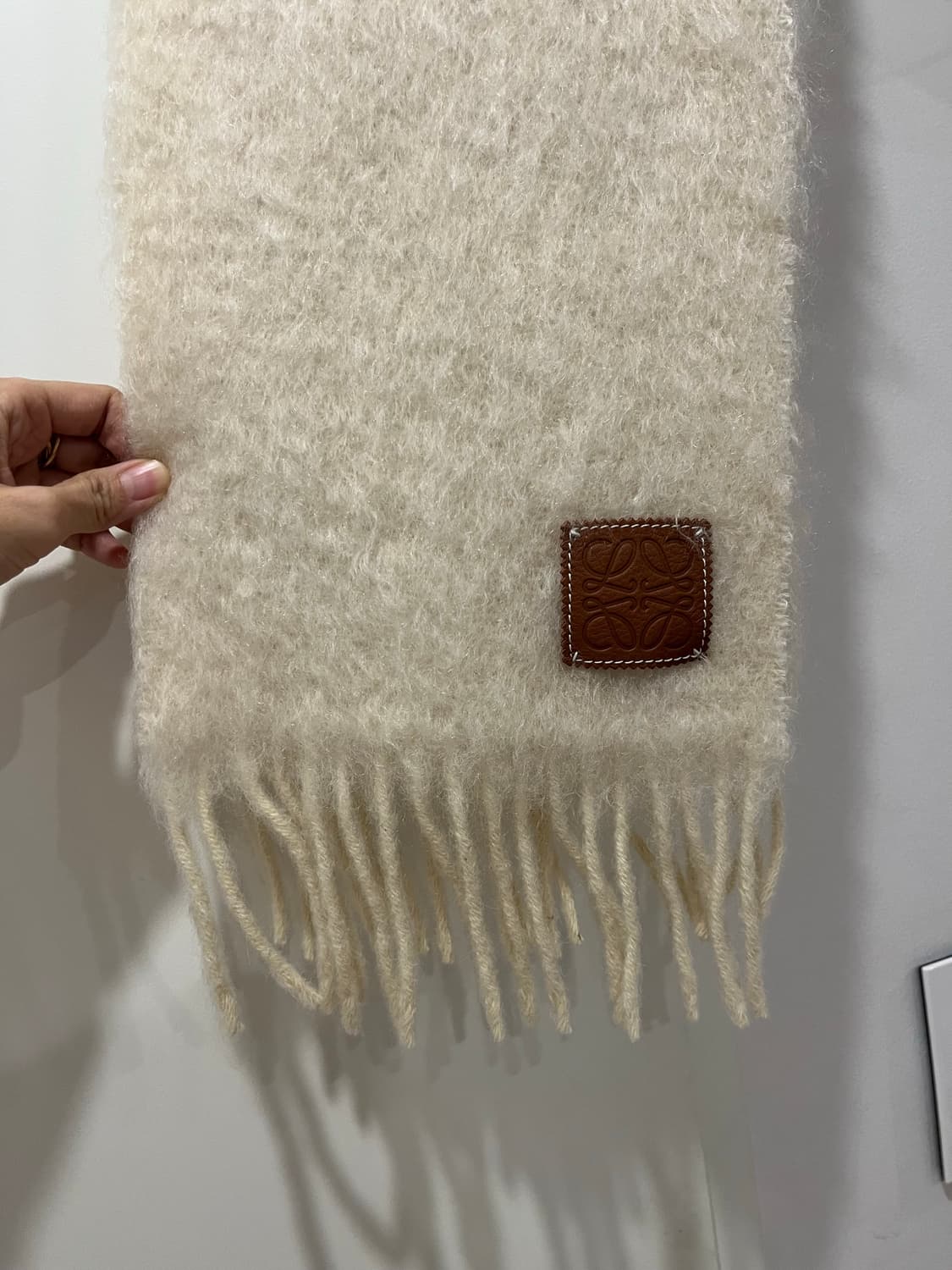 로에베 모헤어 머플러 상품이미지2