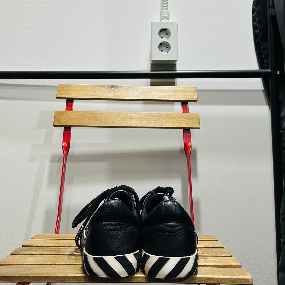 43)270 오프화이트 운동화 남성 남자 애로우 로우 벌크 레더 상품이미지4