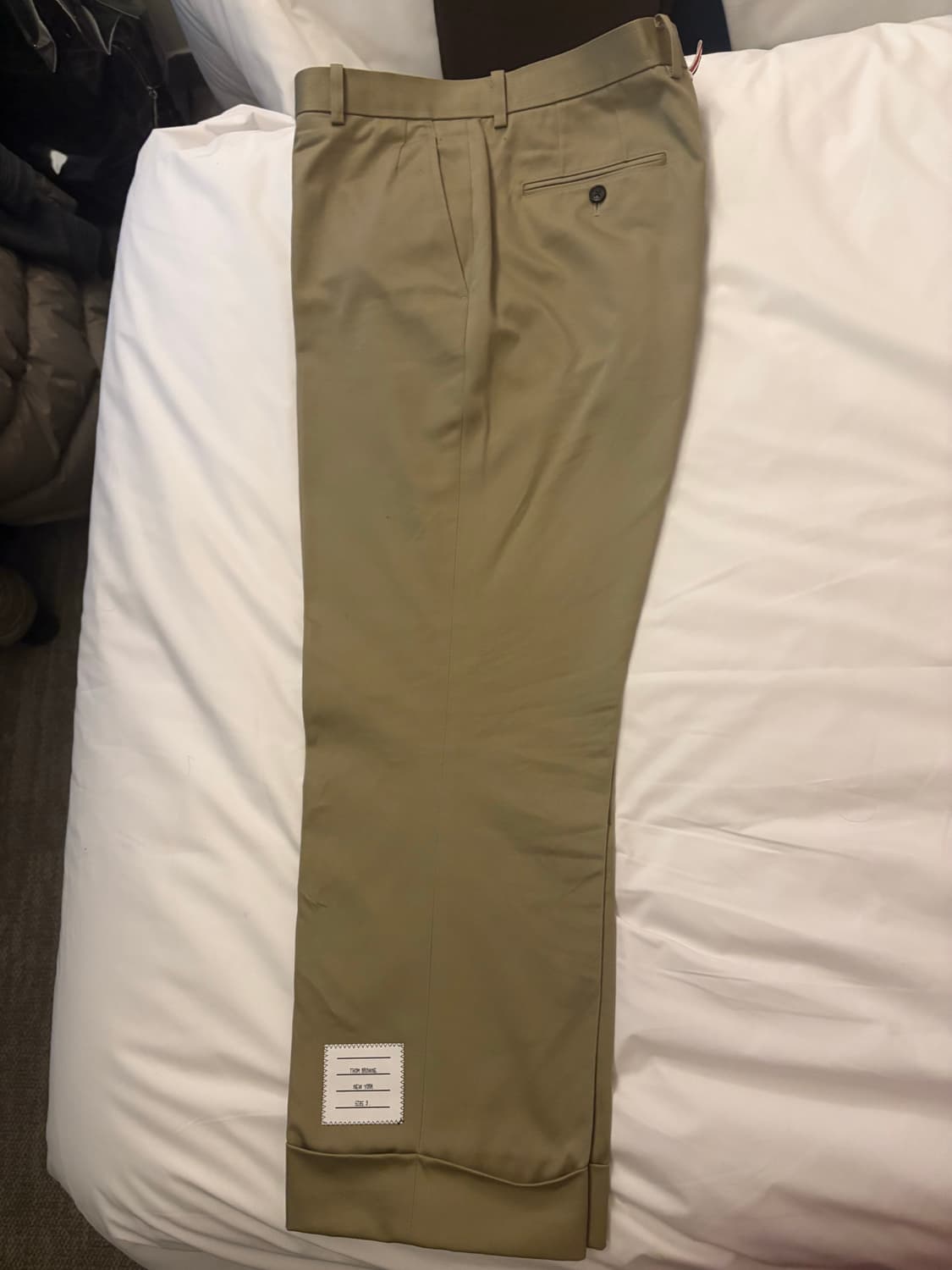 톰브라운 팬츠 상품이미지1