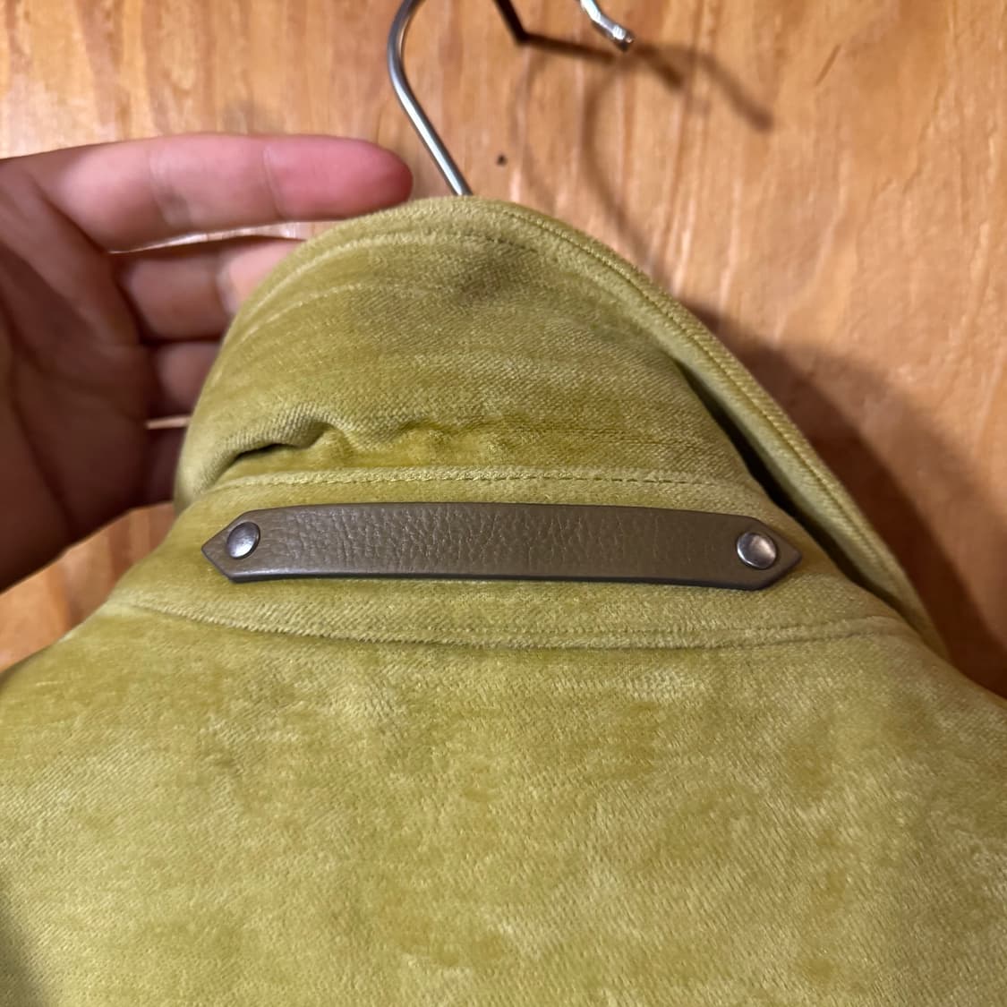 톰포드 올리브 벨벳 레더 트러커 자켓  상품이미지8