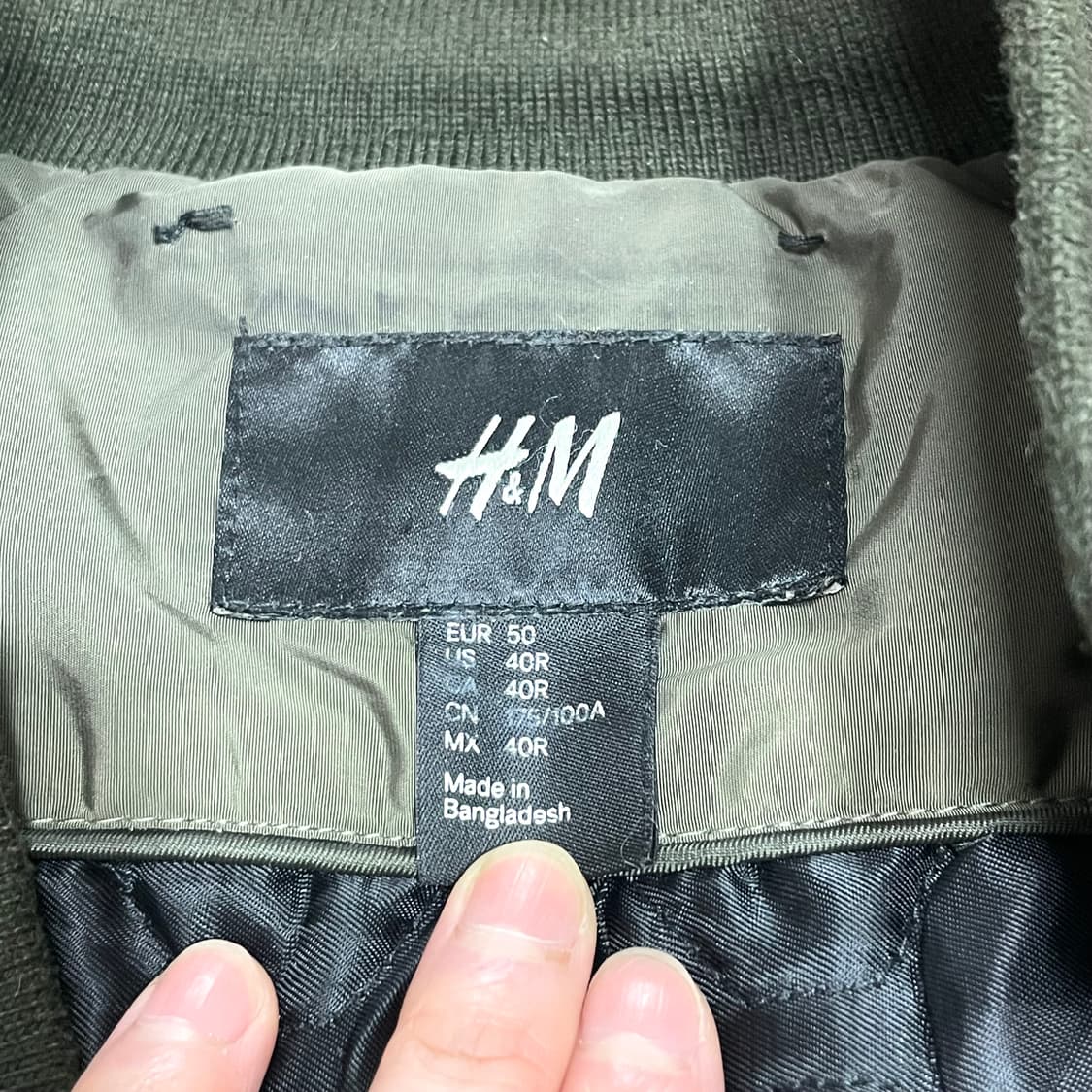 H&M 카키 퀼팅 항공점퍼 남성100/40R 상품이미지3