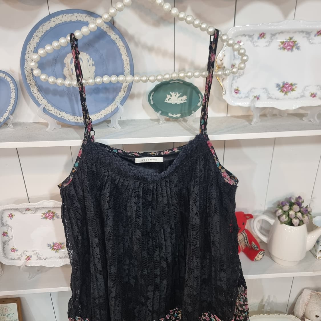 (axes femme엑시즈팜) 블랙 레이스 플라워 끈나시 튜닉 상품이미지3