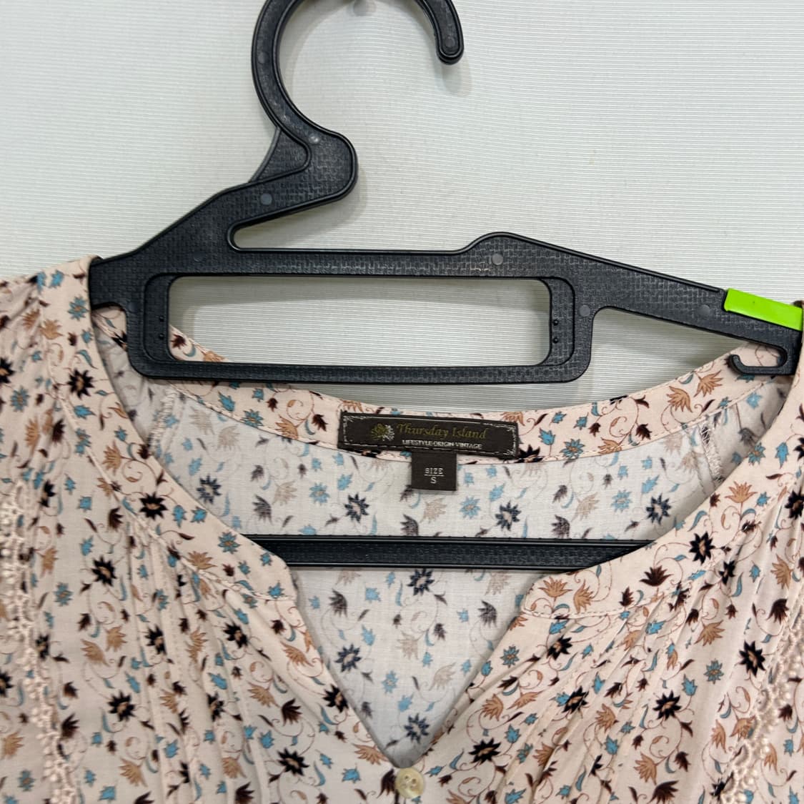 써스데이아일랜드 플라워 블라우스 55 상품이미지2