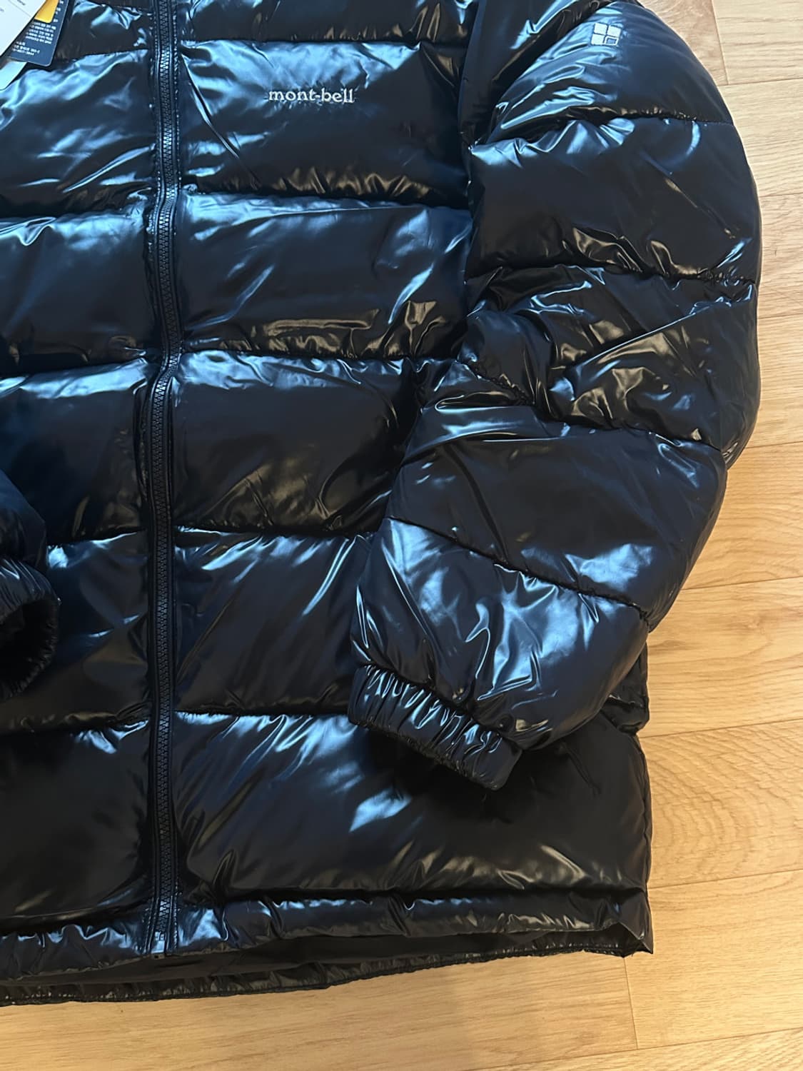 몽벨 유광 패딩 새상품 상품이미지5