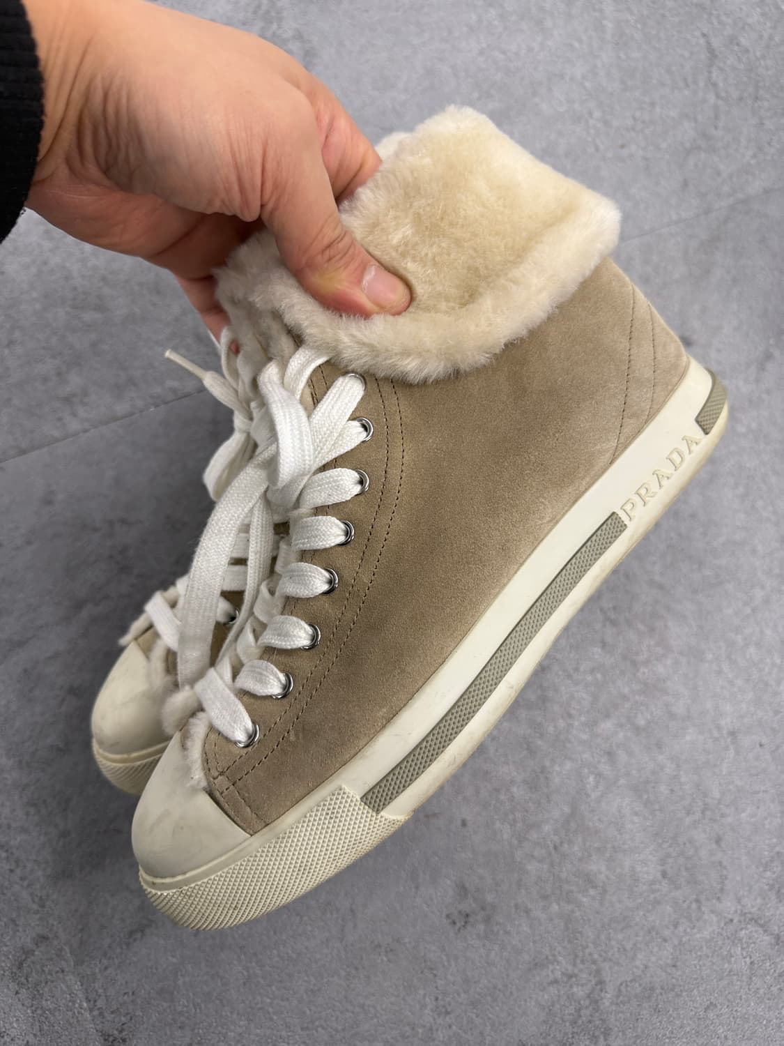 프라다 스웨이드 퍼 하이탑 36 상품이미지4