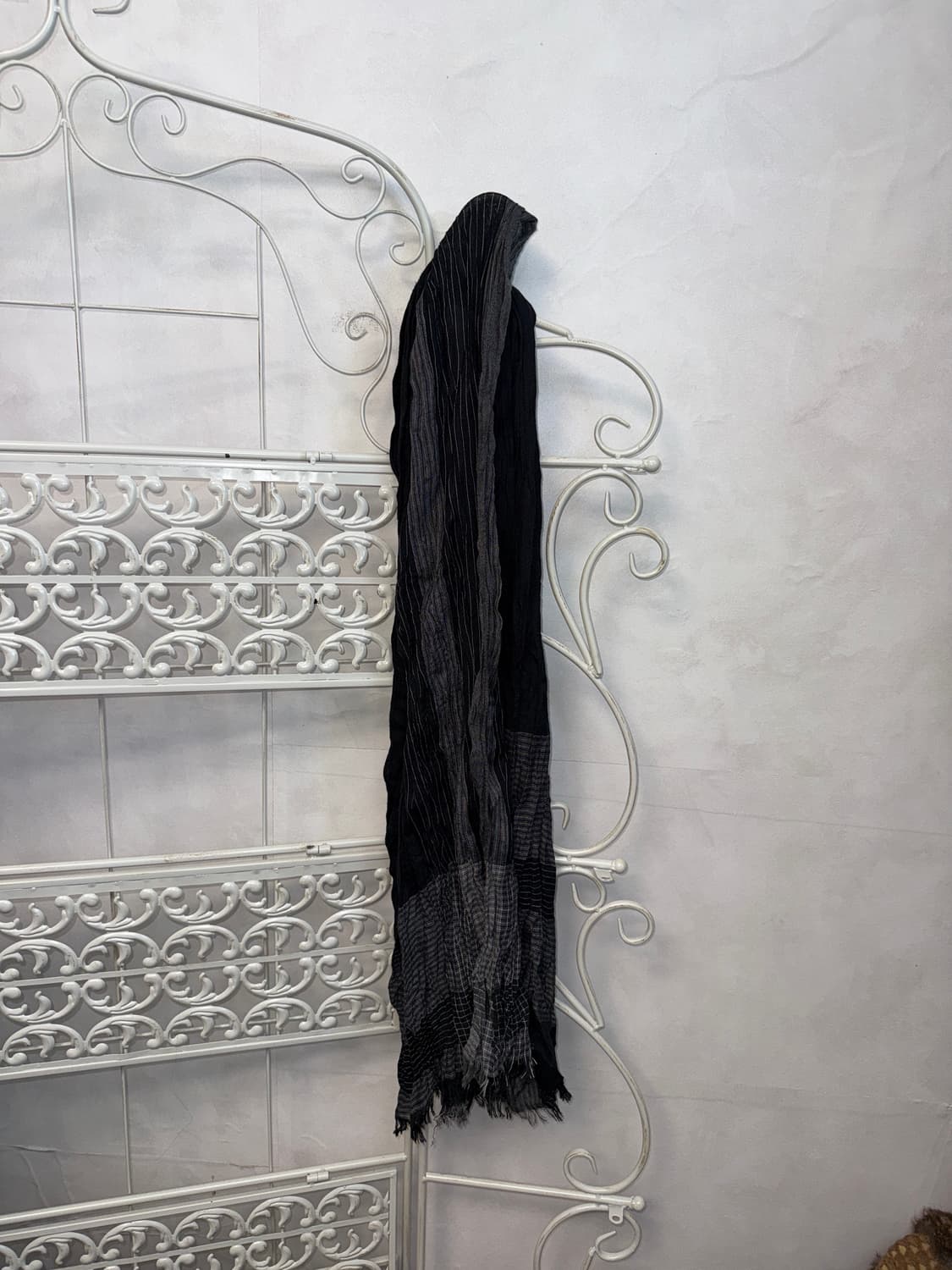 Calvin Klein black gray stripe muffler 상품이미지3