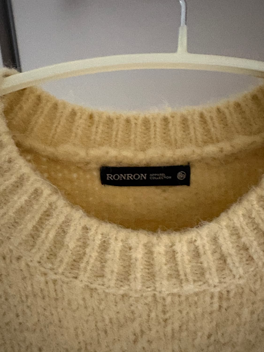 론론 HEART SLEEVE PULLOVER YELLOW KNIT 상품이미지4