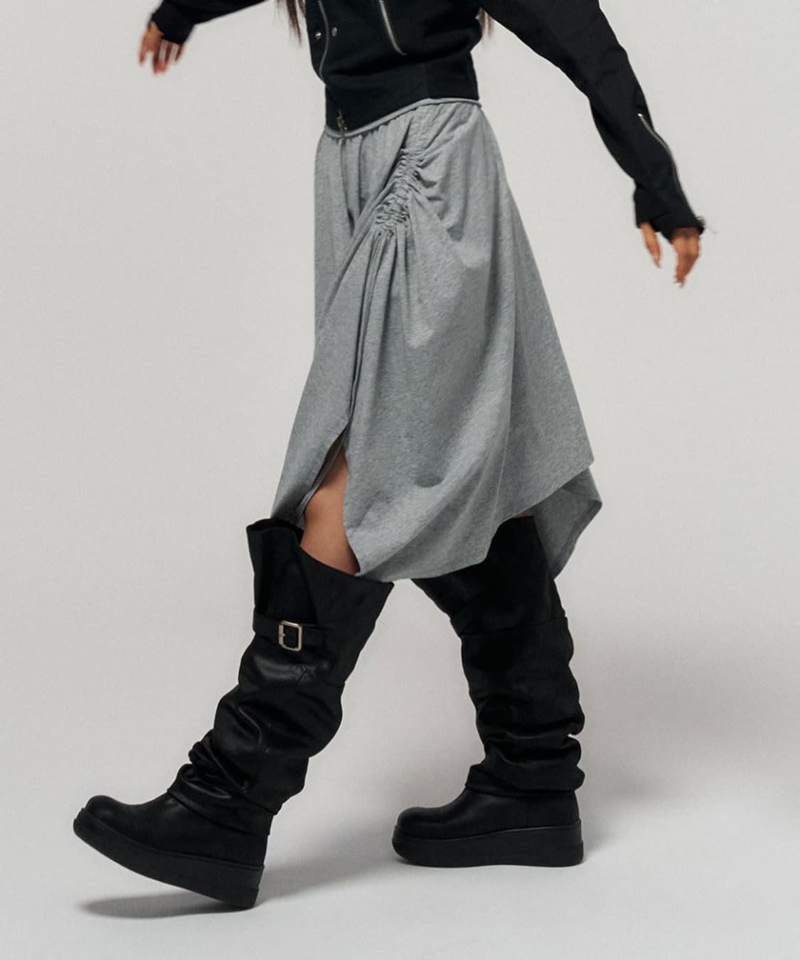 스키즘 인듀싱 ASYMMETRICAL HEM MIDI SKIRT GREY 상품이미지4