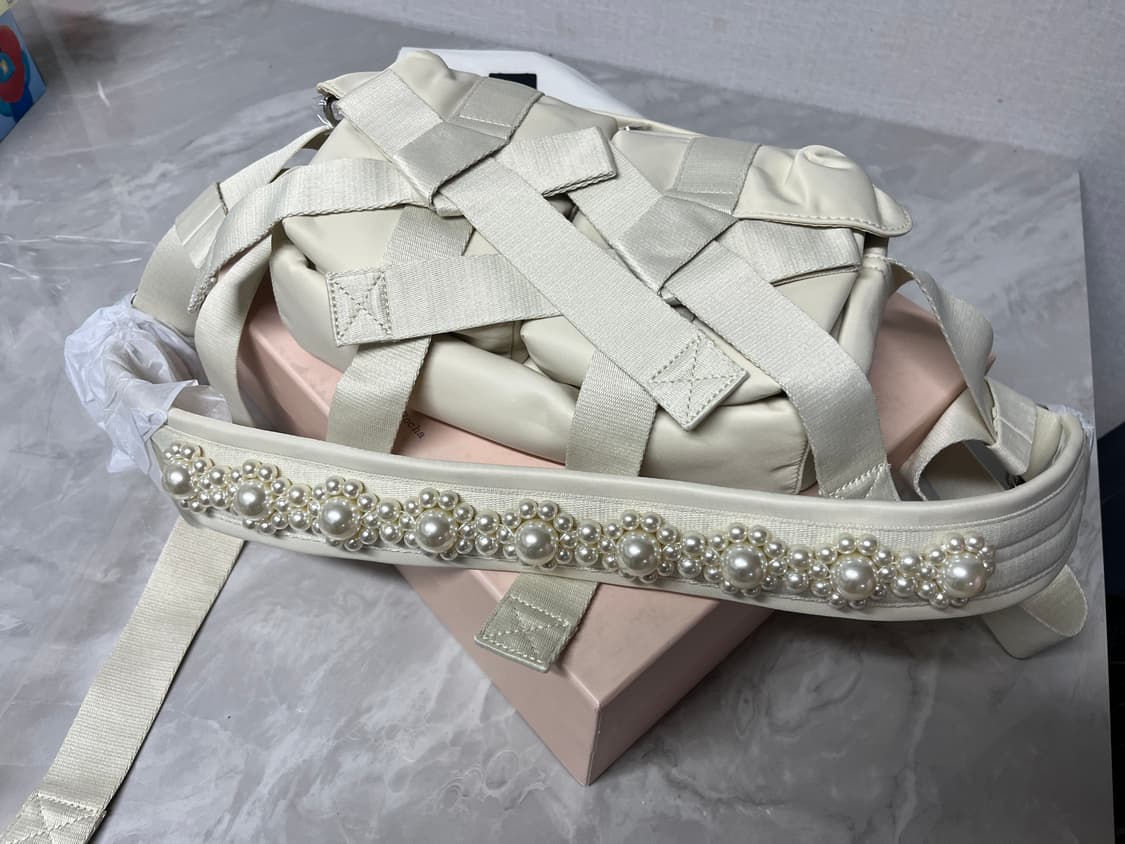 시몬로샤 크로스바디 보우백 스톤컬러새제품 상품이미지1