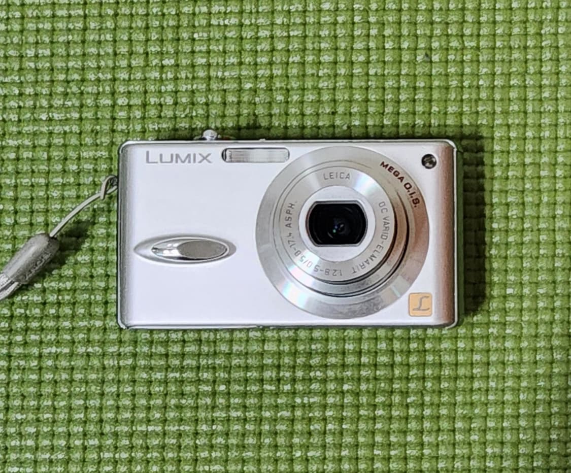 파나소닉 루믹스 디지털 카메라 dmc-fx8 팝니다. 상품이미지4