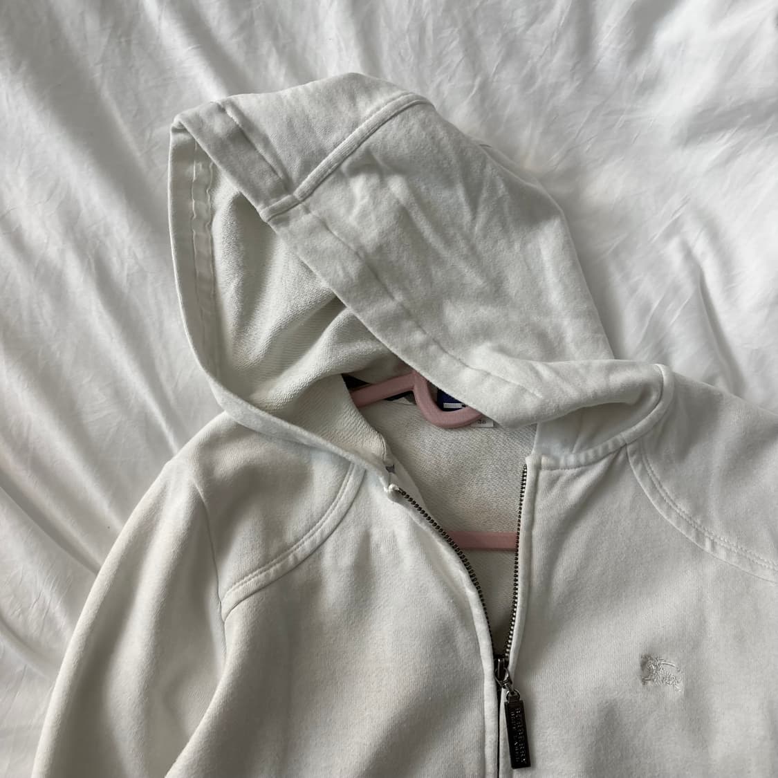 버버리 포켓 화이트 후드집업 상품이미지5