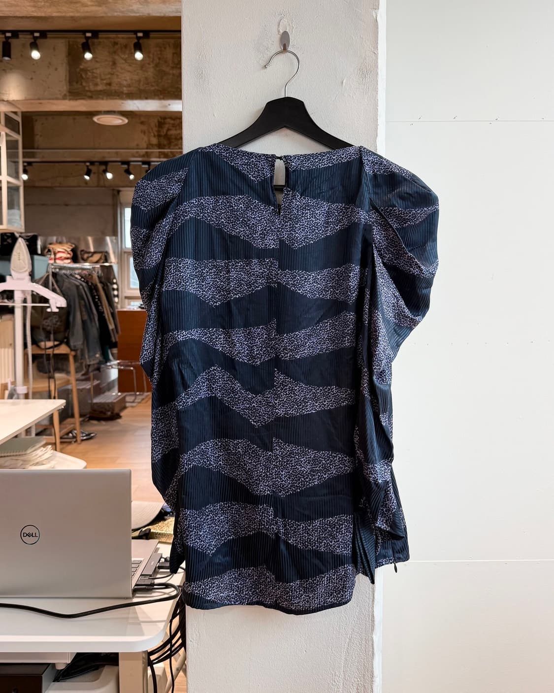 이자벨마랑 네이비 스트라이프 셔링 블라우스  상품이미지7