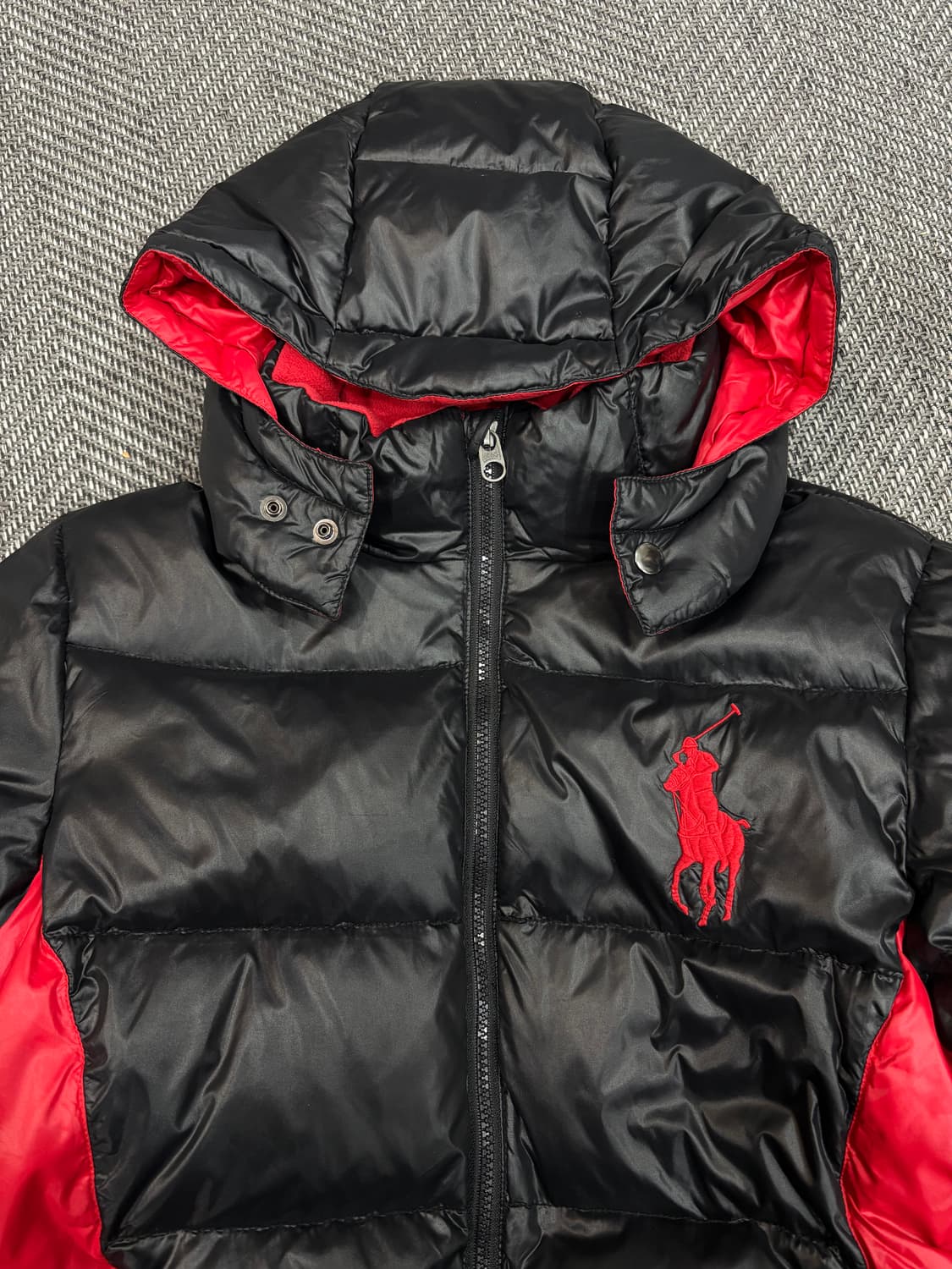 폴로 패딩 블랙/레드 상품이미지2