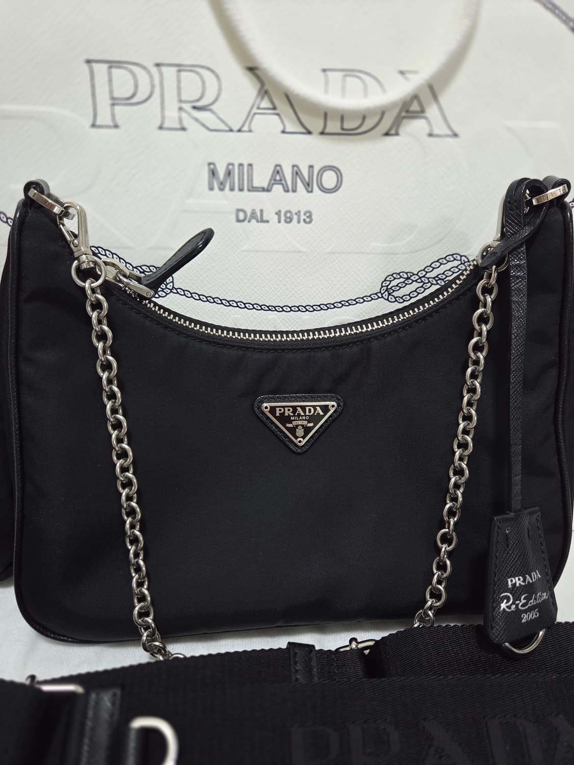[새상품급] 프라다 리에디션 테수토 은장 체인 호보백  상품이미지2