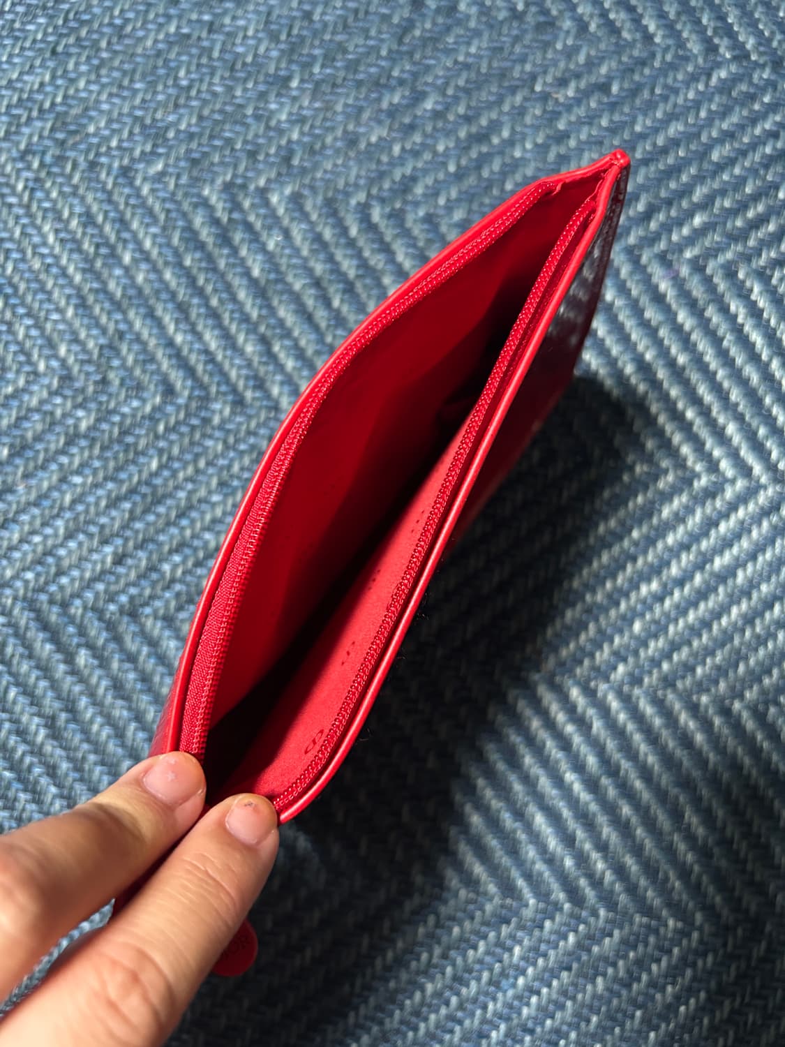 디올 레드 에나멜 CD 로고 파우치 상품이미지3