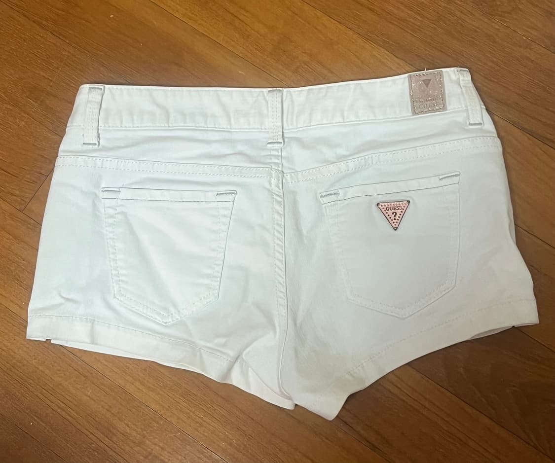 [게스] 빈티지 마이크로 숏 데님 팬츠 - 화이트 상품이미지2