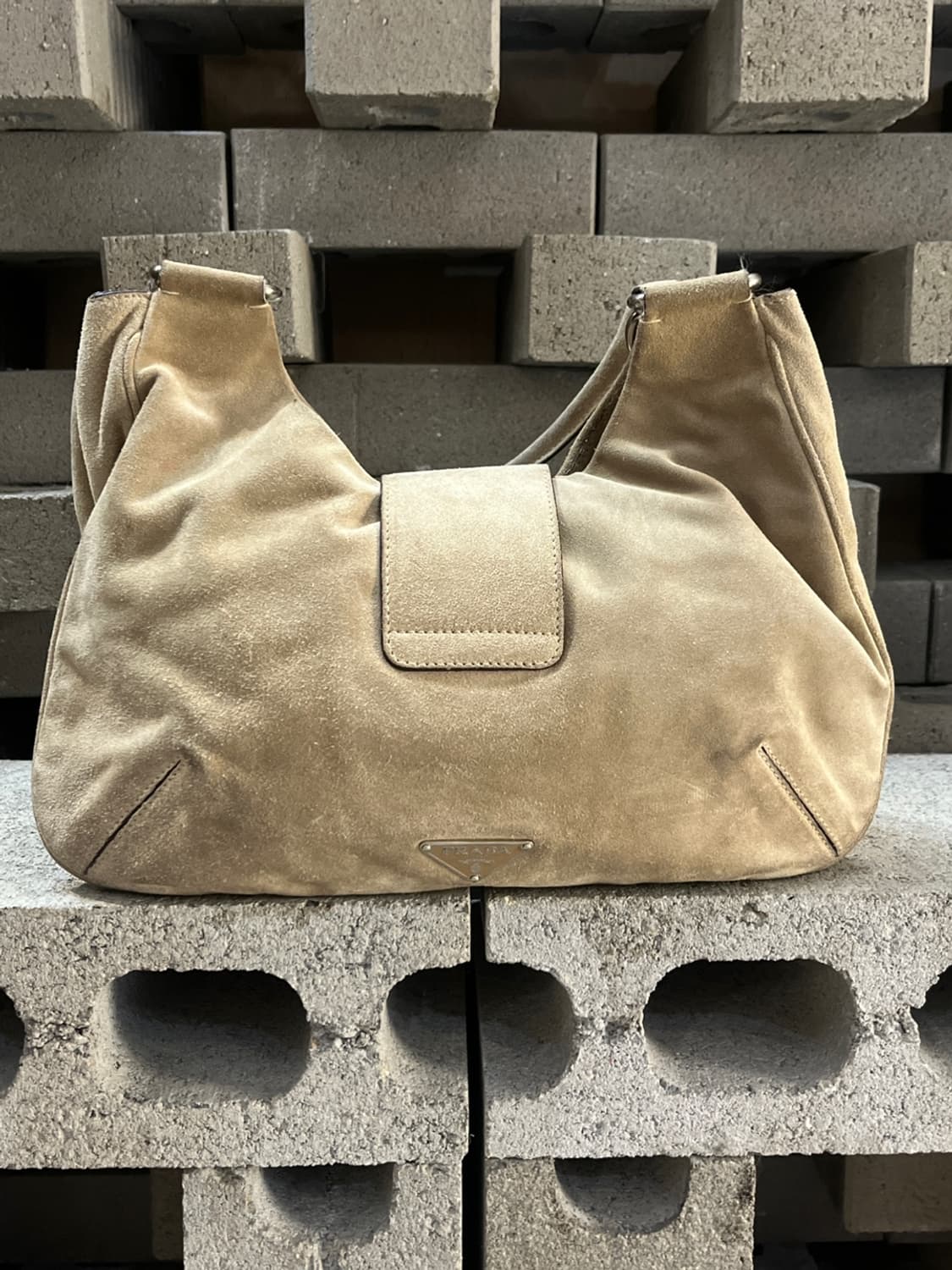 프라다 카멜 스웨이드 호보 백 상품이미지2