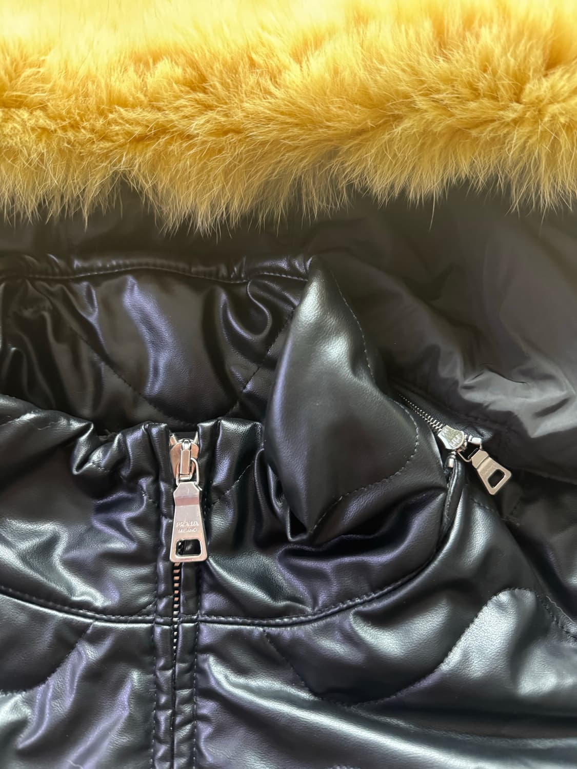 프라다 아카이브 푸퍼 자켓 상품이미지5