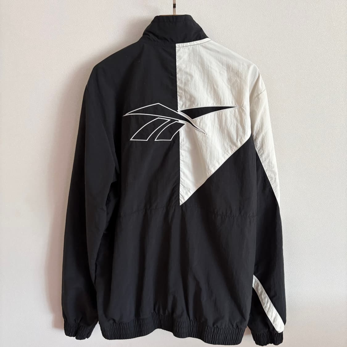 리복 클래식 블랙/화이트 바람막이 자켓 2XL(110) 상품이미지7