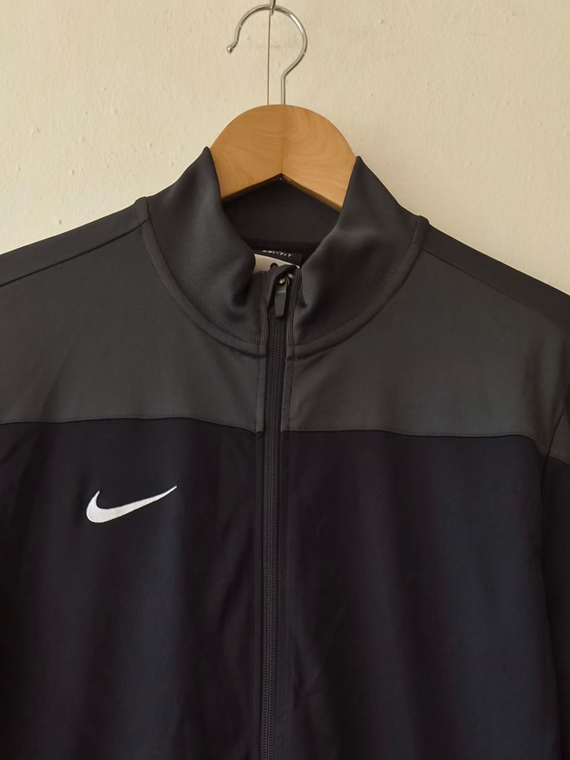 나이키 남성 드라이핏블랙배색져지점퍼 상품이미지1