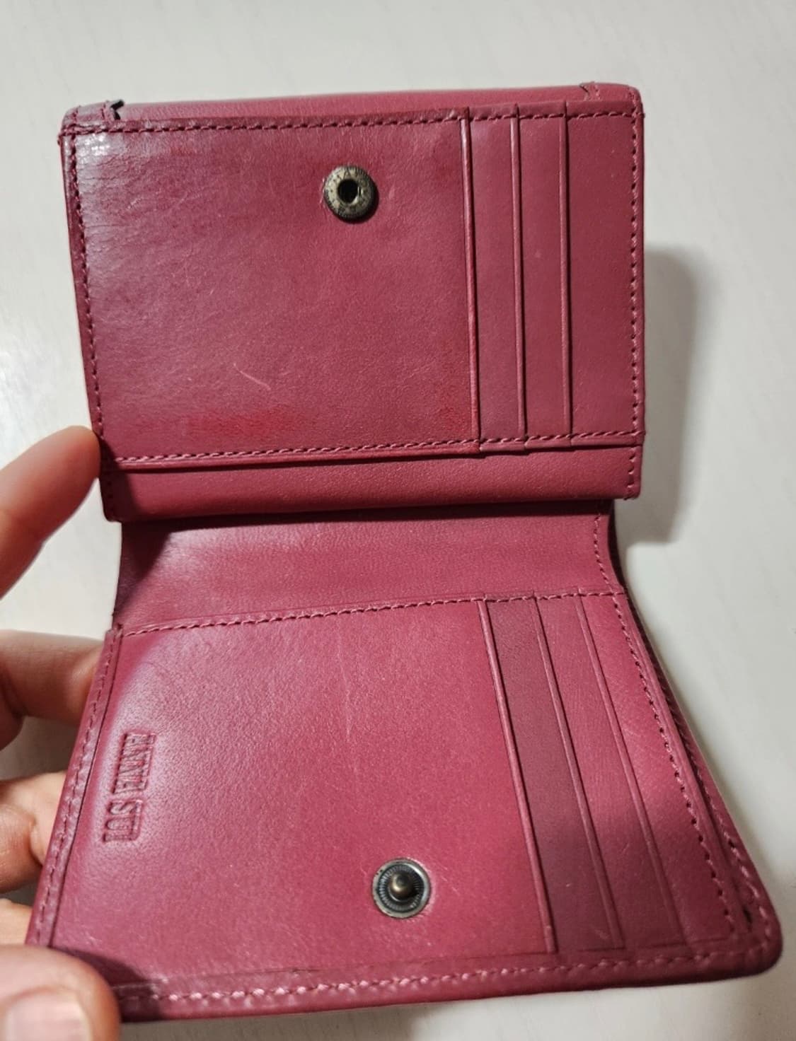 안나수이 버건디 반지갑 상품이미지4