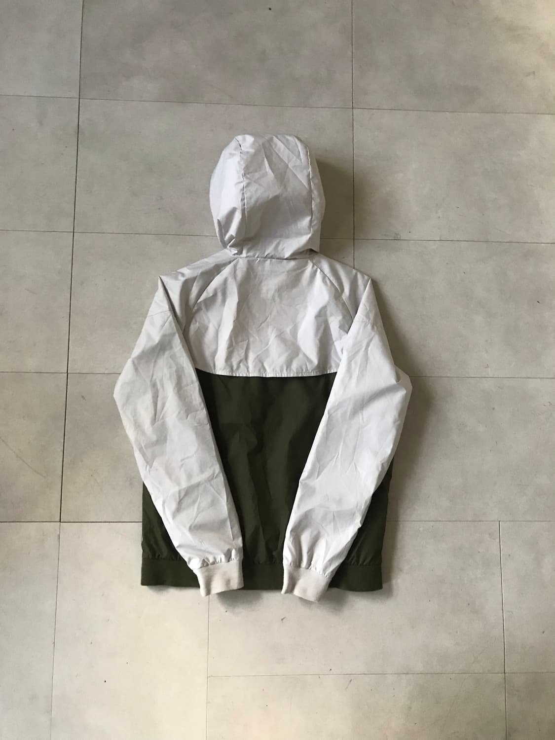 나이키 카키 화이트 바람막이 상품이미지7