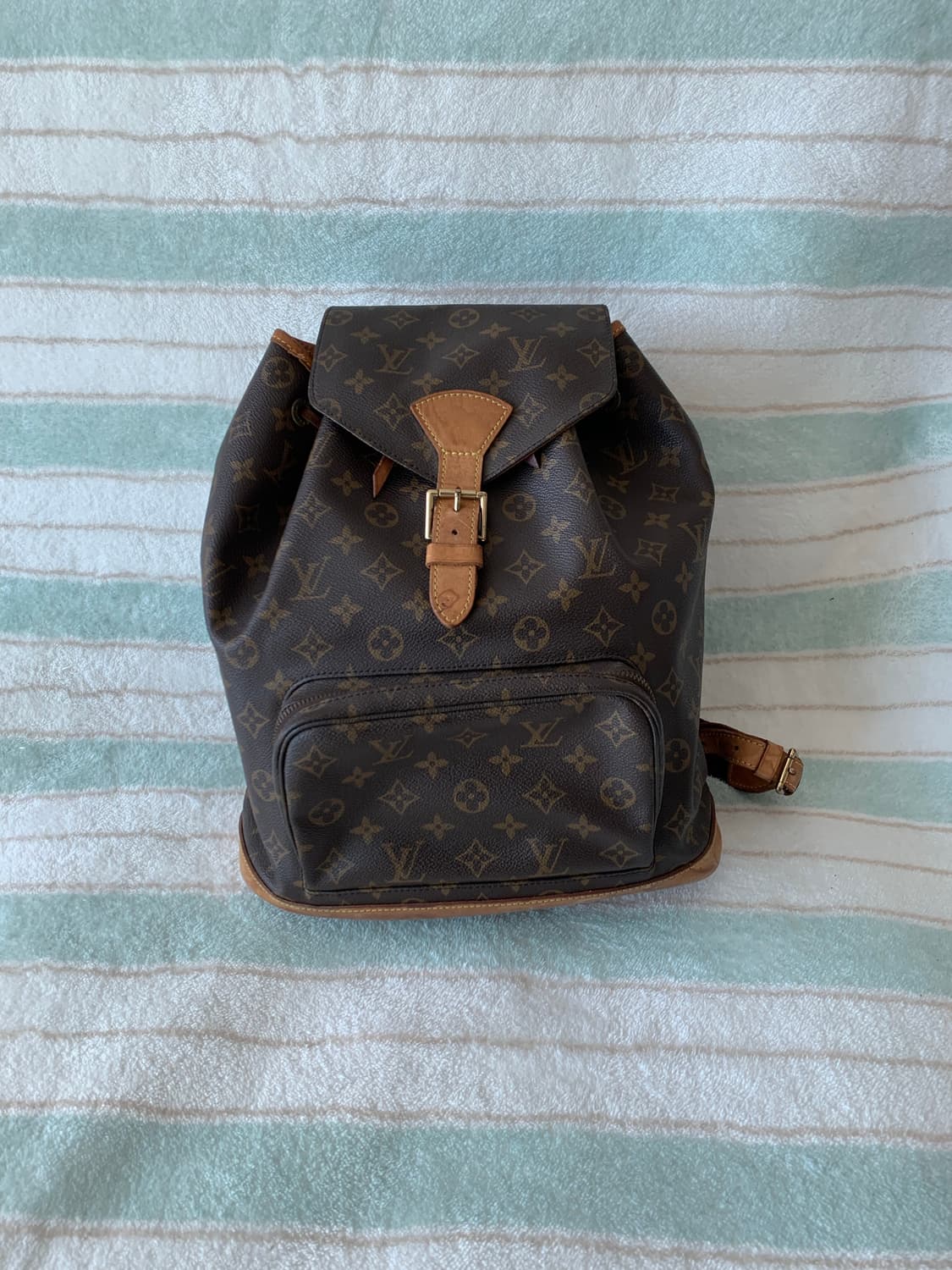 루이비통 몽수리 백팩 상품이미지3