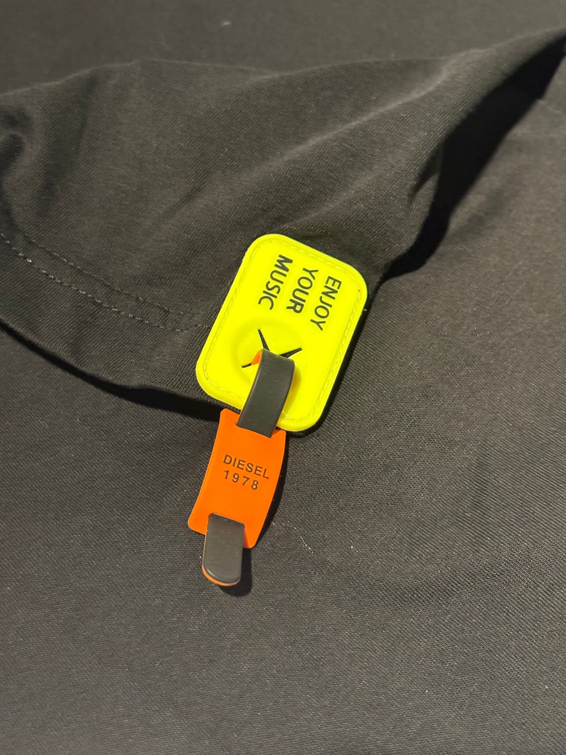 디젤 백프린팅 티셔츠 상품이미지3