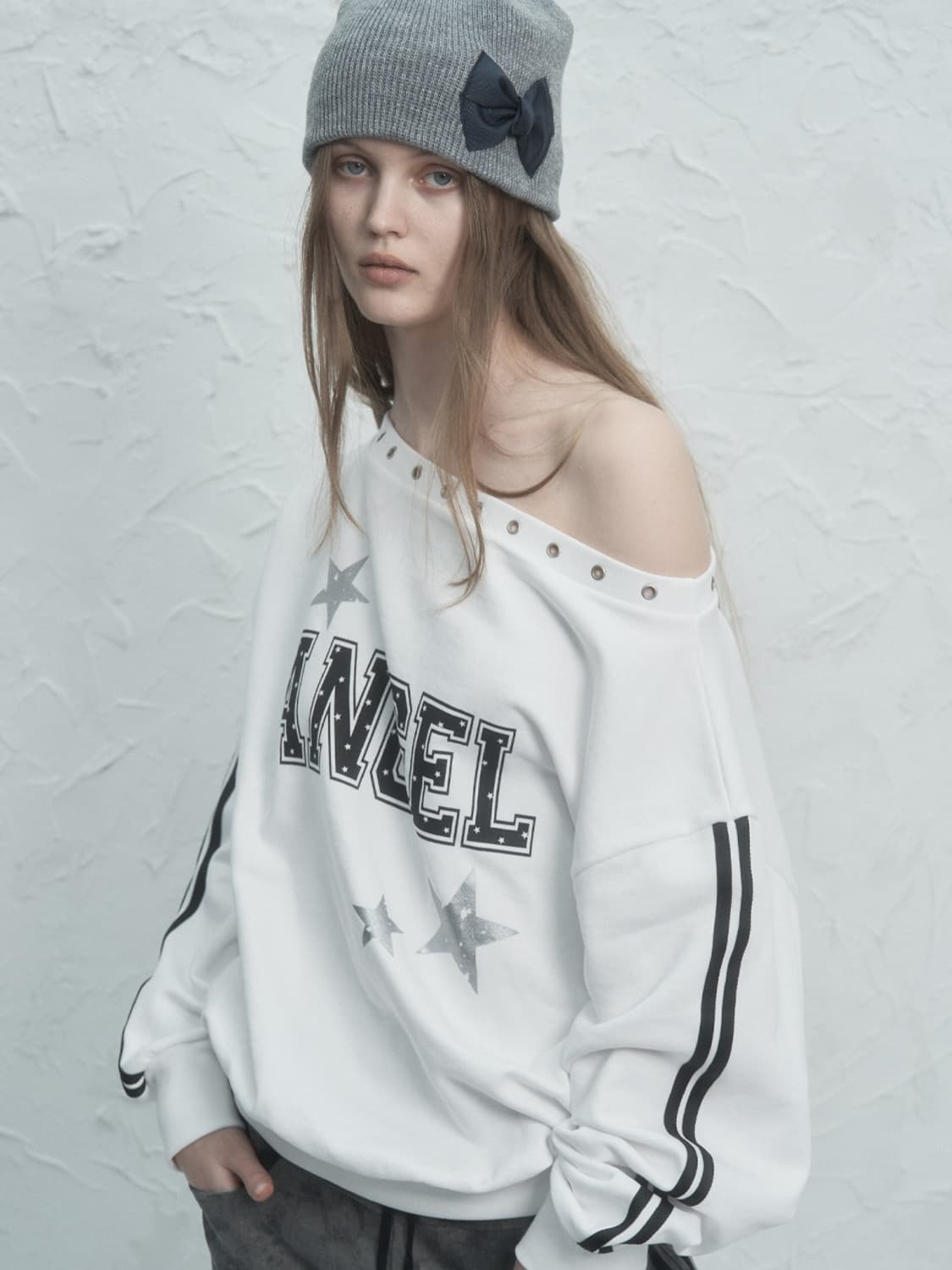 EYELET ANGEL MTM / WHITE 아일렛 맨투맨 상품이미지3