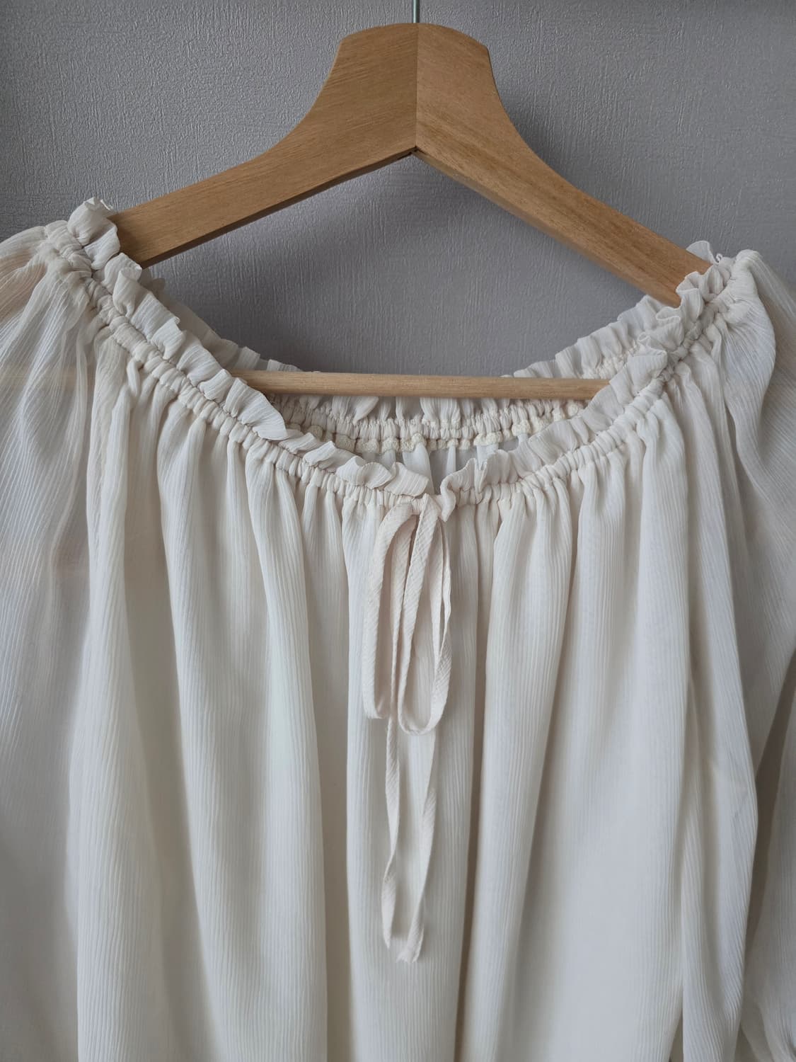 KUMIKYOKU 아이보리 셔링 블라우스 3 상품이미지2