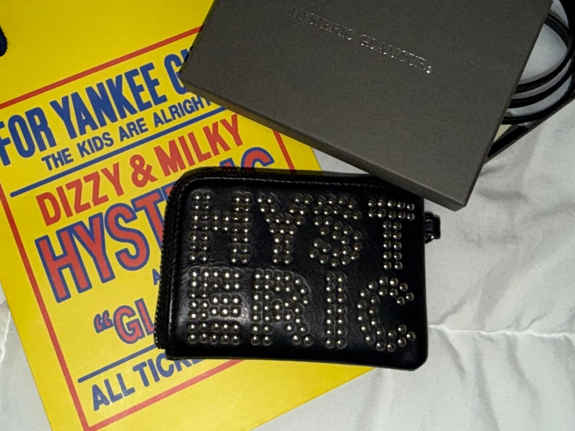 히스테릭 글래머 로고 스터드 지갑 상품이미지1